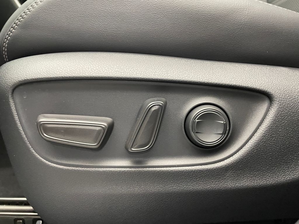 Thumbnail: 2025 Toyota RAV4 - 14