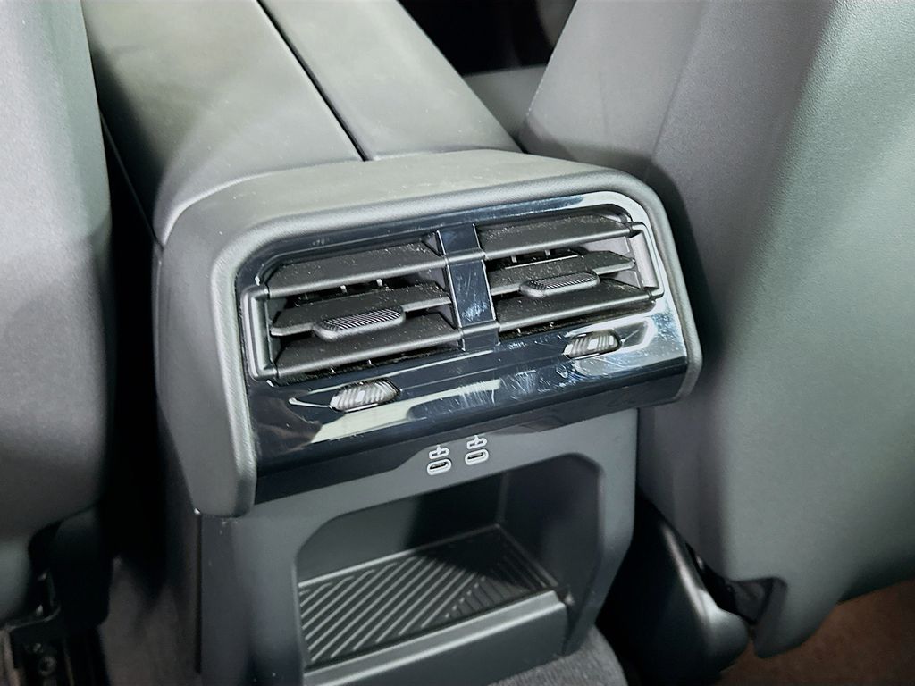 Thumbnail: 2024 BMW 5 Series - 25