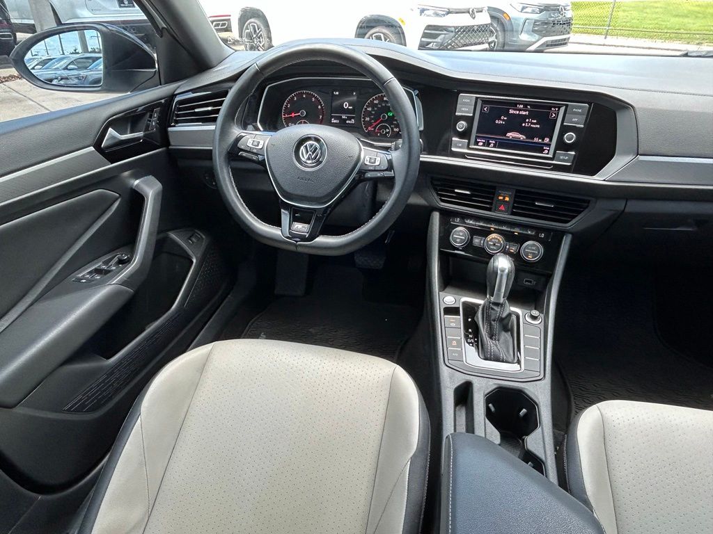 Used 2019 Pure White Volkswagen R-Line image 8