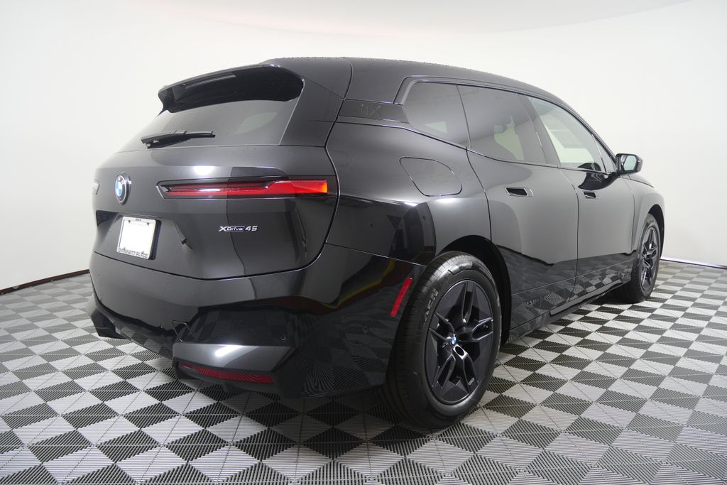 Thumbnail: 2026 BMW iX - 5
