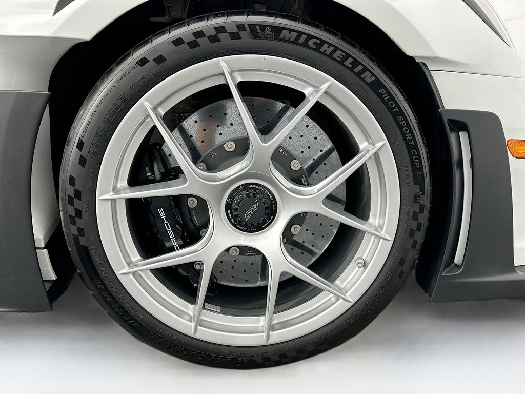 Thumbnail: 2025 Porsche 911 - 28