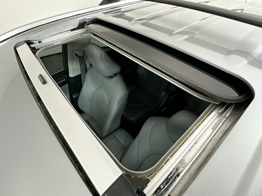 Thumbnail: 2023 Toyota Highlander - 21