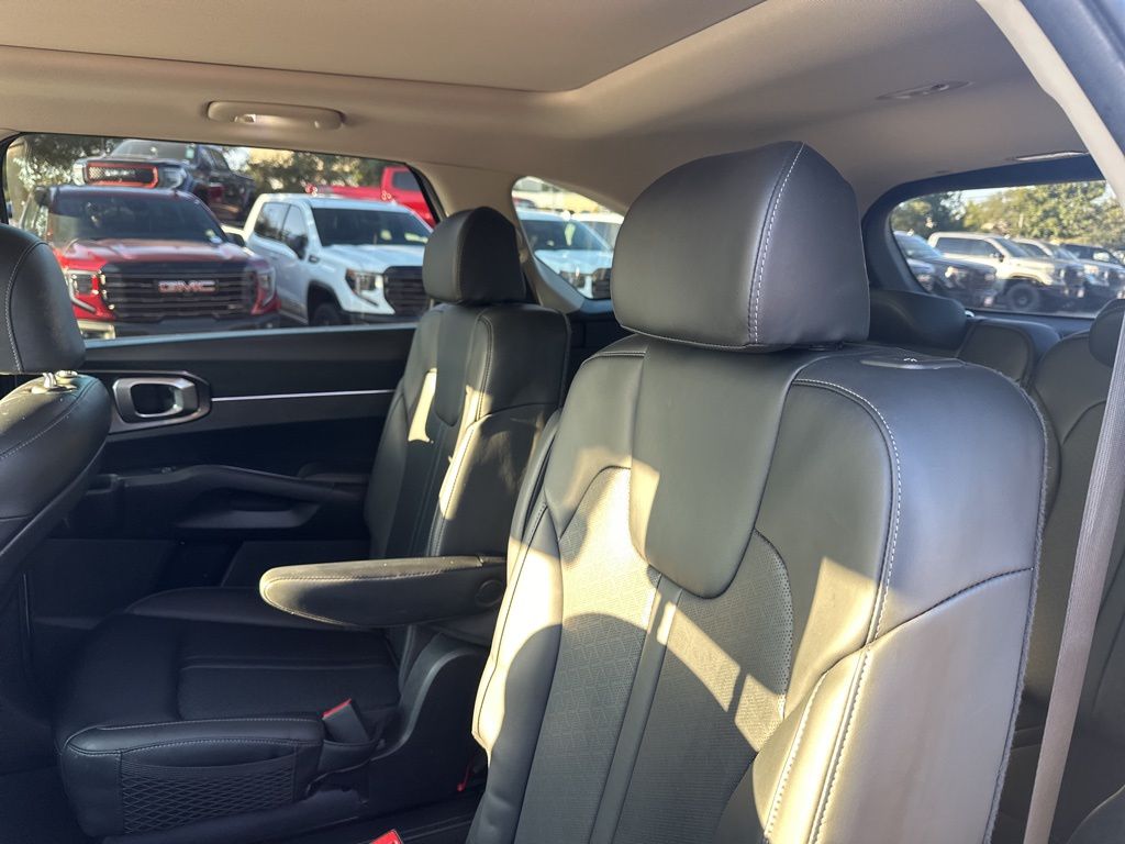 Used Car 2022 Kia Sorento Hybrid  Ex For Sale Under $30,000 In Austin, Texas