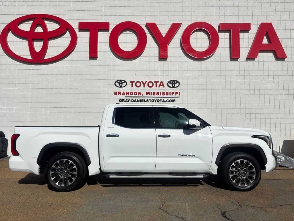 2023 Toyota Tundra Limited's photo