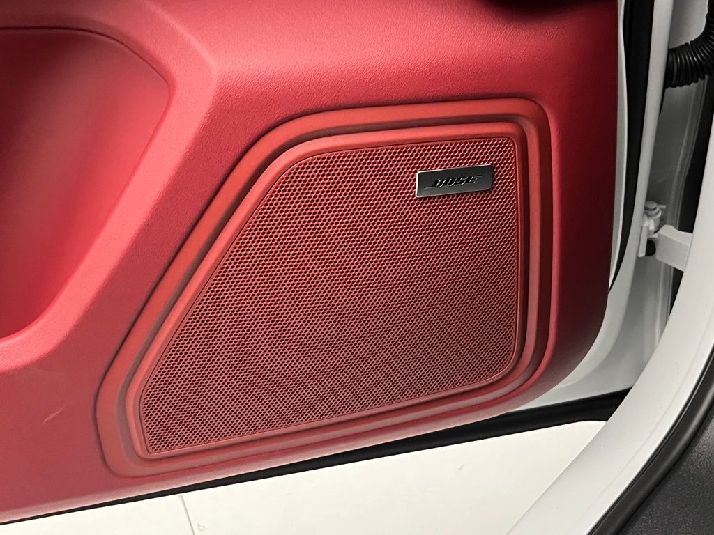 Thumbnail: 2026 Porsche Macan - 23