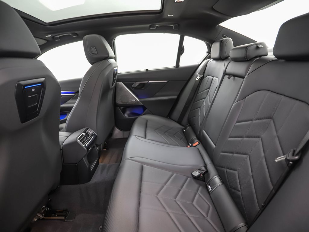 Thumbnail: 2025 BMW i5 - 22