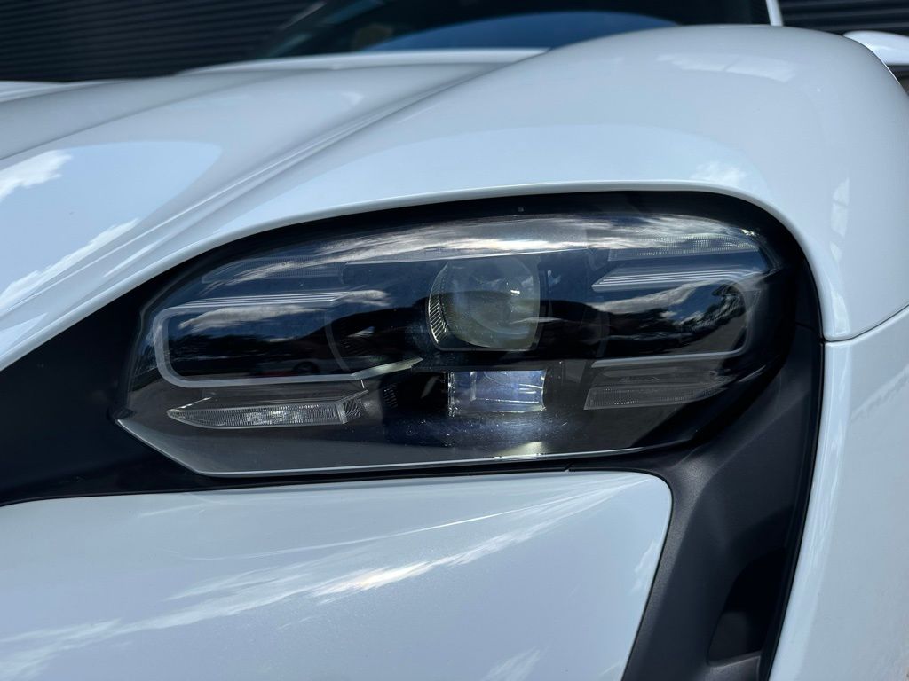 2023 Porsche Taycan  13