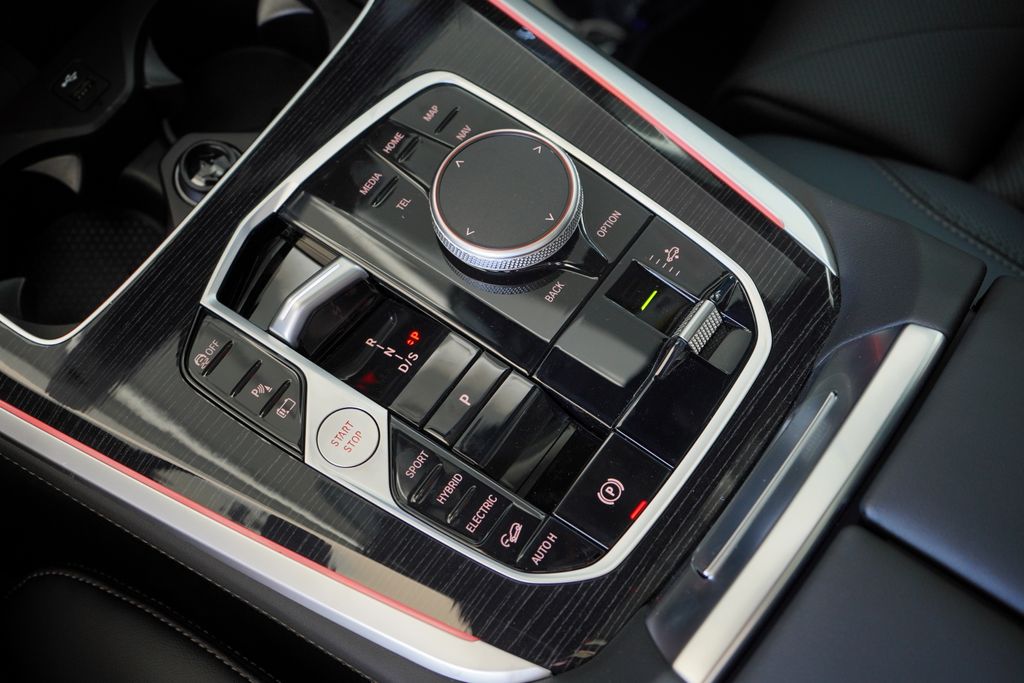 Thumbnail: 2026 BMW X5 - 20