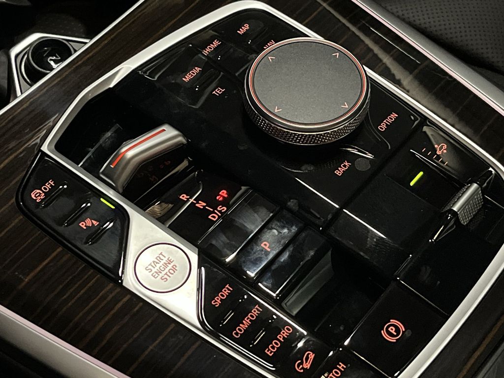 Thumbnail: 2026 BMW X7 - 20