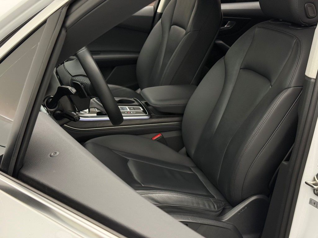 Thumbnail: 2023 Audi Q7 - 30