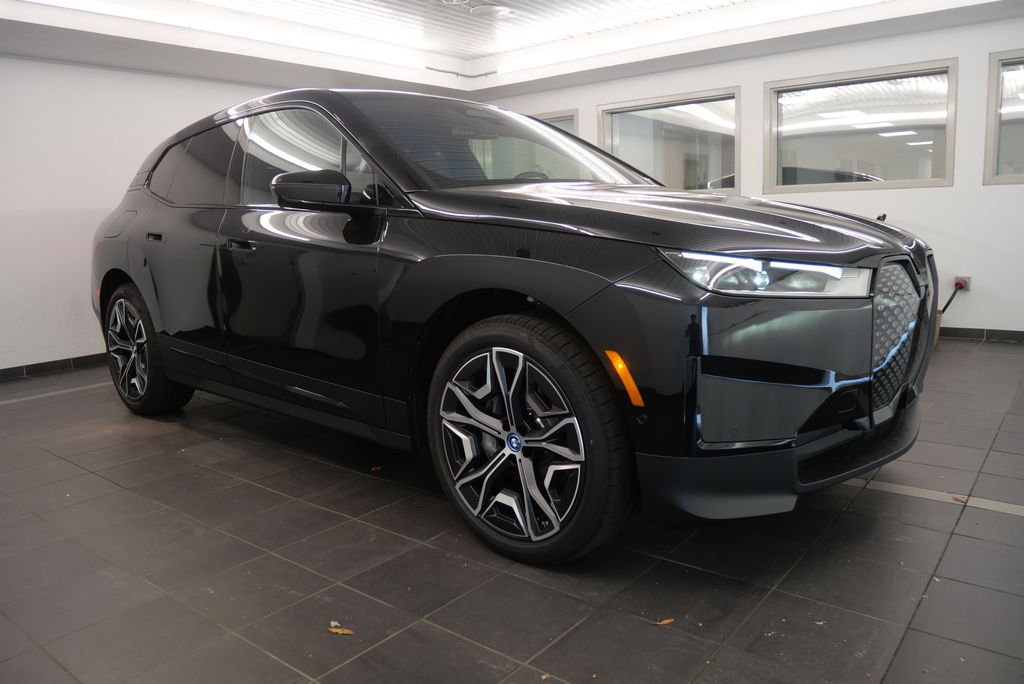 2025 BMW iX xDrive50 8