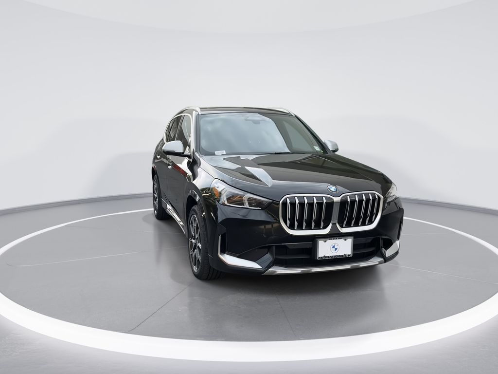 Thumbnail: 2023 BMW X1 - 2