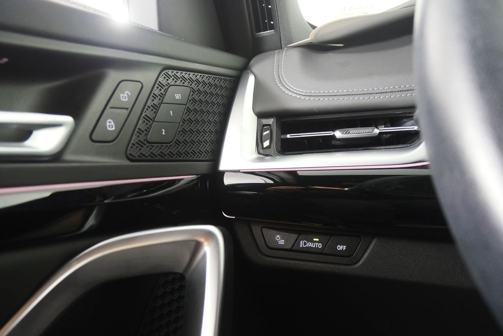 Thumbnail: 2023 BMW X1 - 21