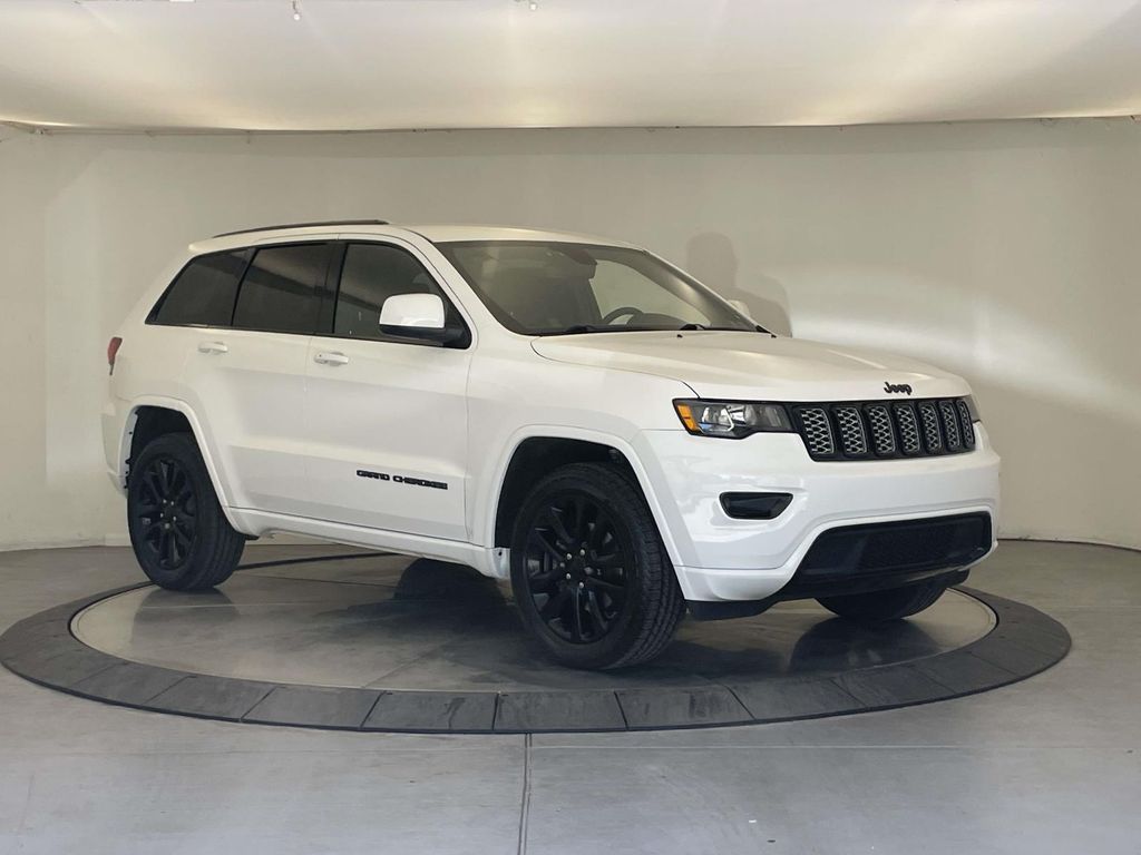 2018 Jeep Grand Cherokee Altitude - 8