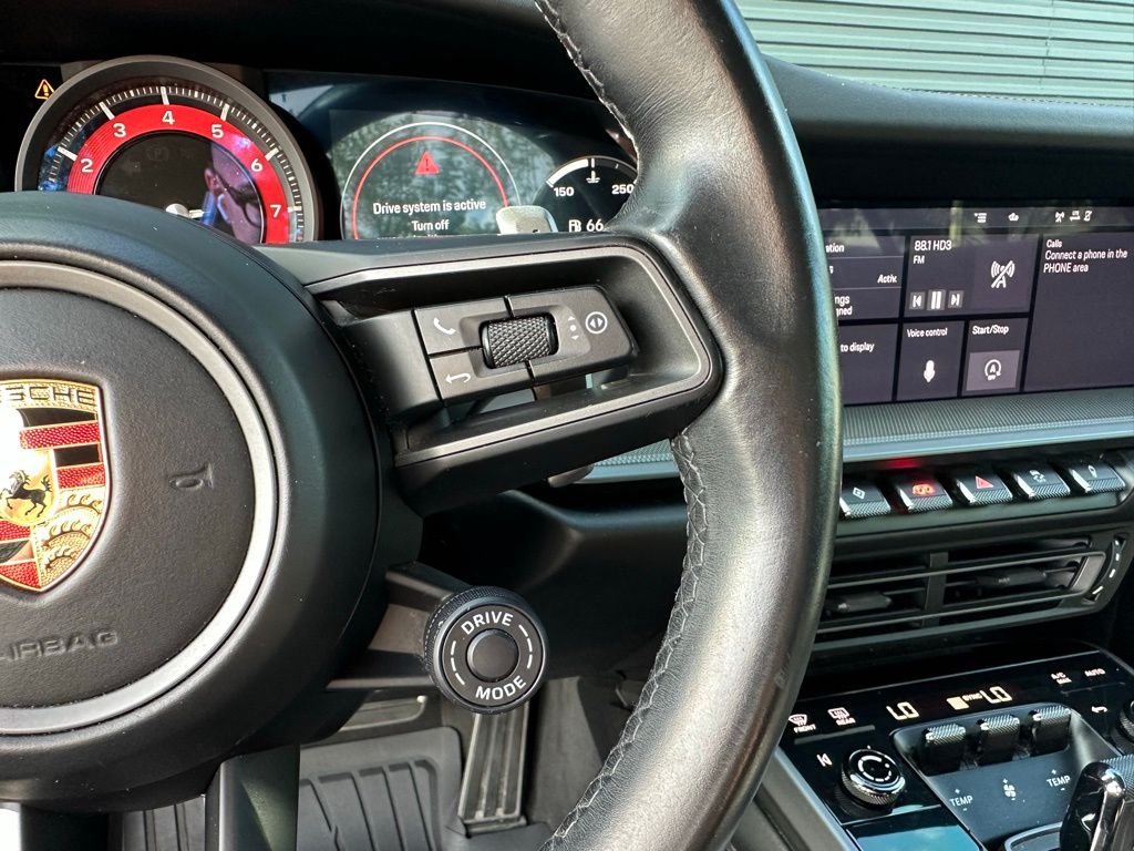 Thumbnail: 2020 Porsche 911 - 25