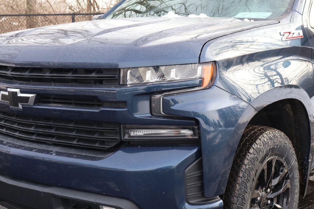 Thumbnail: 2020 Chevrolet Silverado 1500 - 3