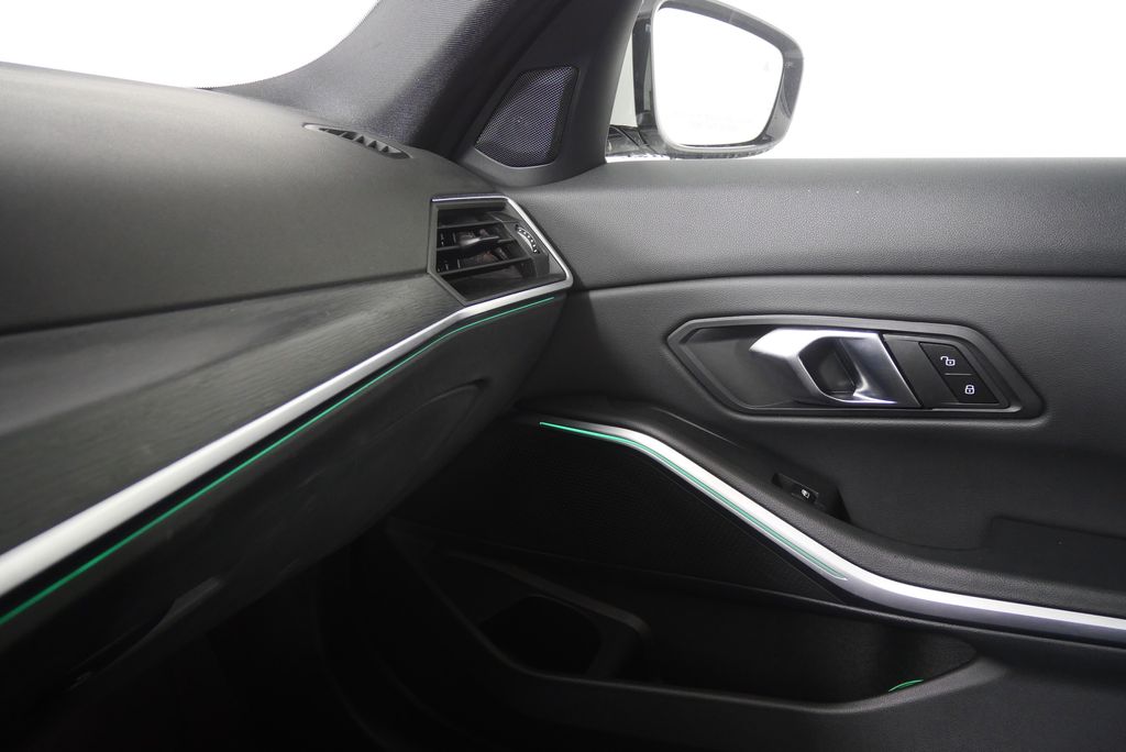 Thumbnail: 2024 BMW 3 Series - 28