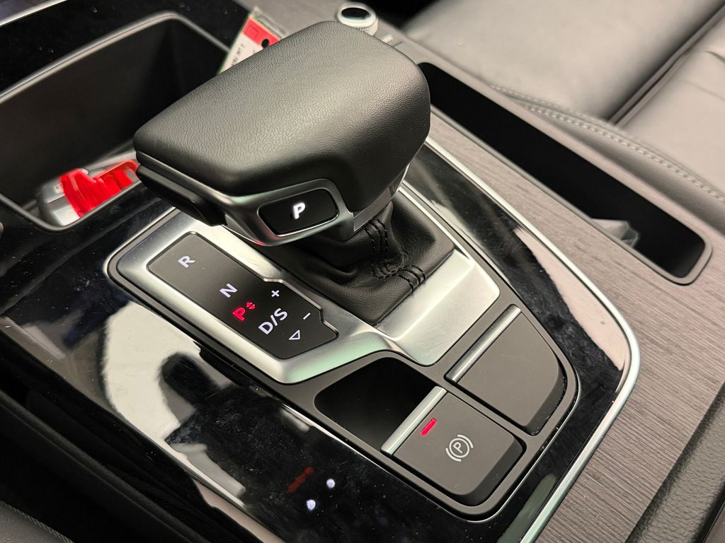 Thumbnail: 2024 Audi Q5 - 30