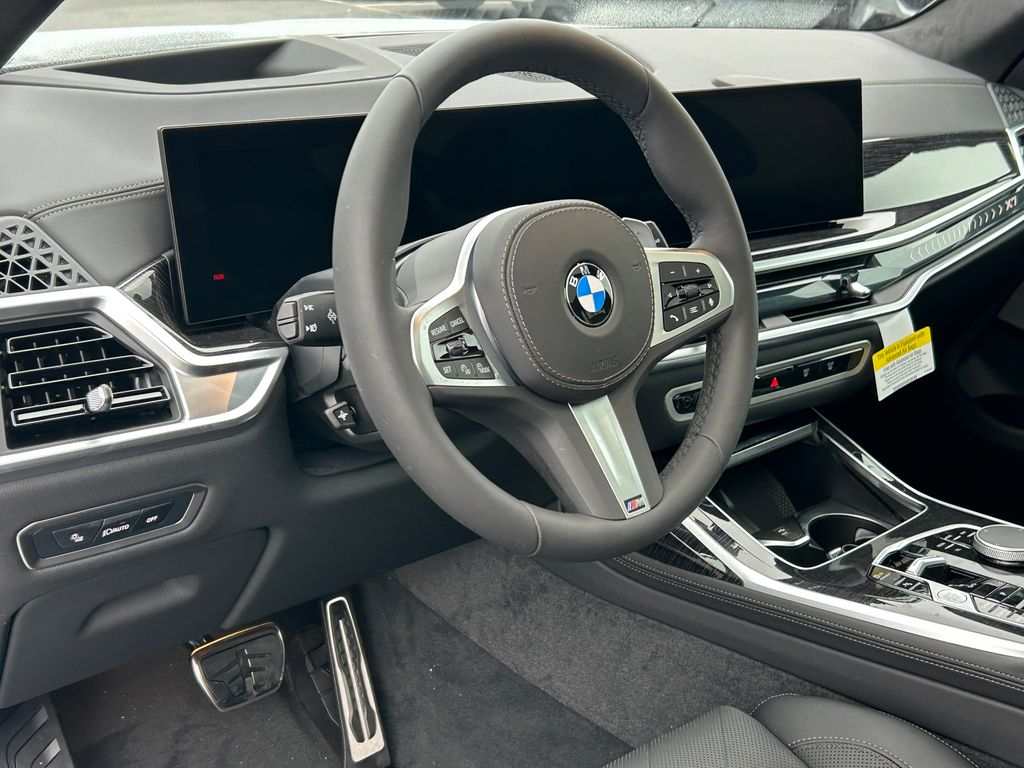 Thumbnail: 2026 BMW X7 - 13