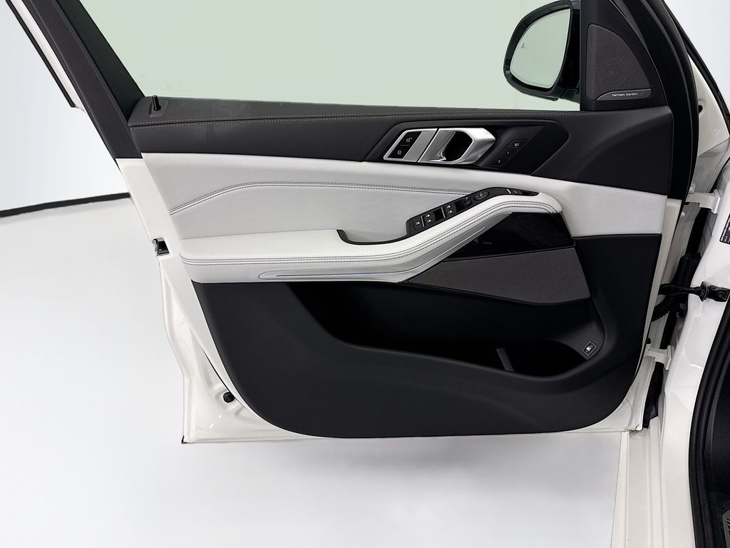 Thumbnail: 2026 BMW X5 - 23