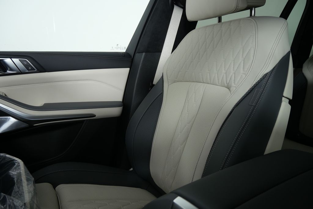 2025 BMW X7 Alpina XB7 28