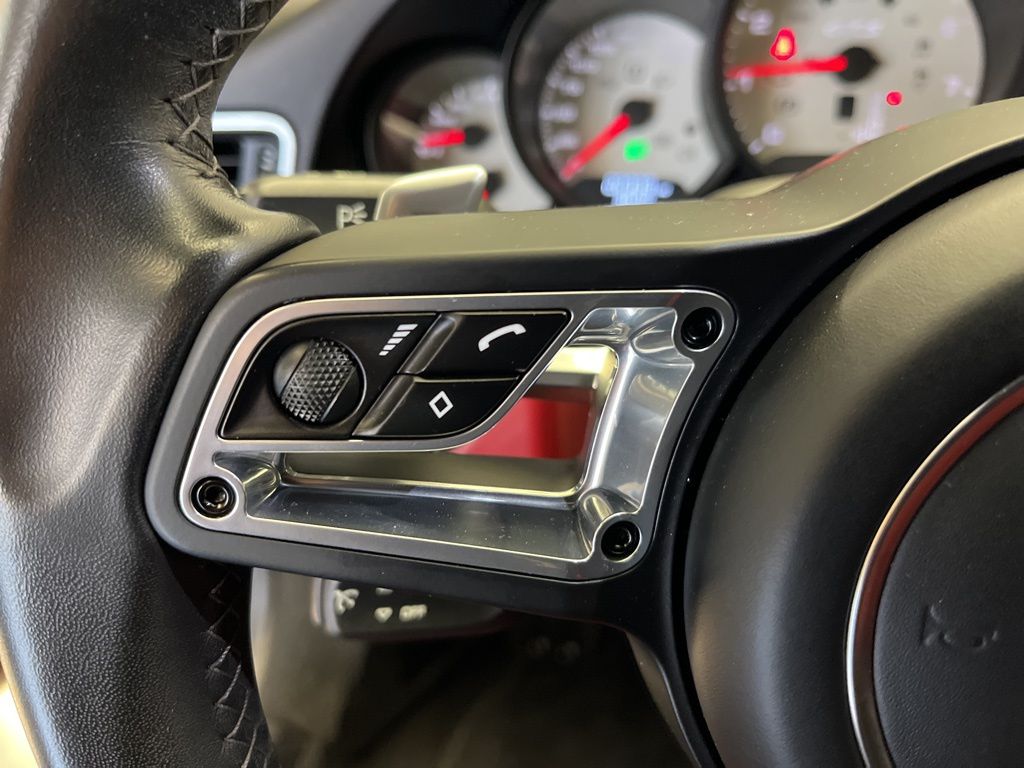 Thumbnail: 2019 Porsche 911 - 20