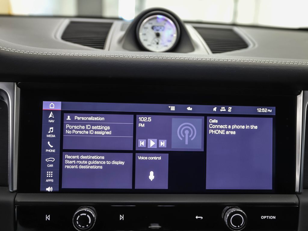 Thumbnail: 2023 Porsche Macan - 15