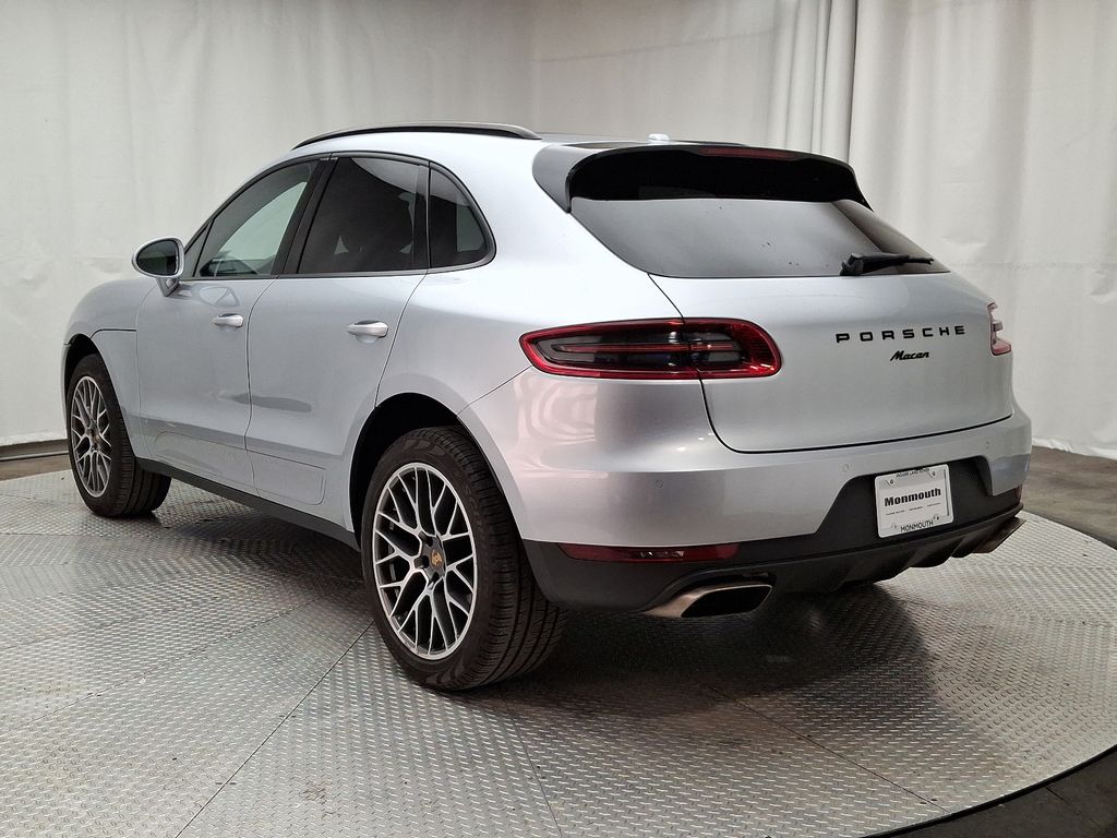 2018 Porsche Macan Base 6