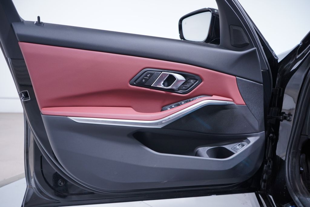 Thumbnail: 2026 BMW 3 Series - 17