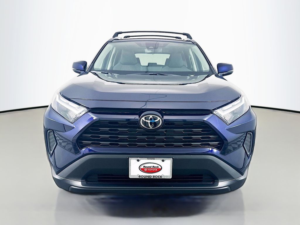 2025 Toyota RAV4 XLE 2