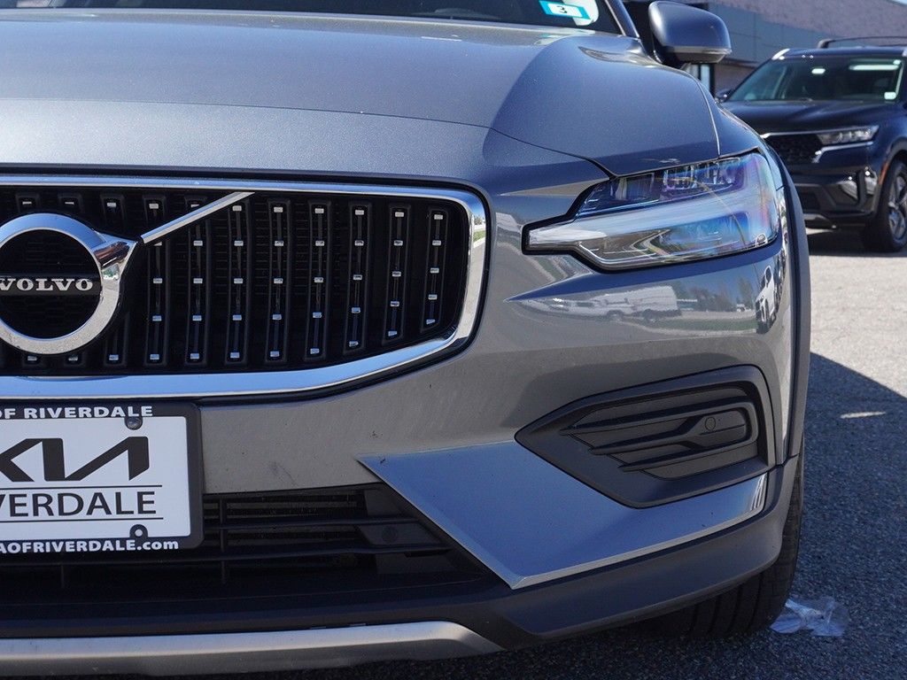 Used 2020 Gray Volvo T5 image 18
