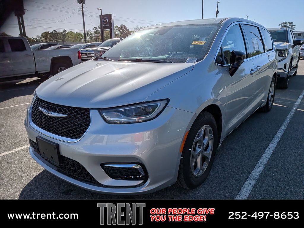 Silver Mist Clearcoat 2024 Chrysler Pacifica Limited FWD Minivan Front-Wheel Drive 9-Speed Automatic