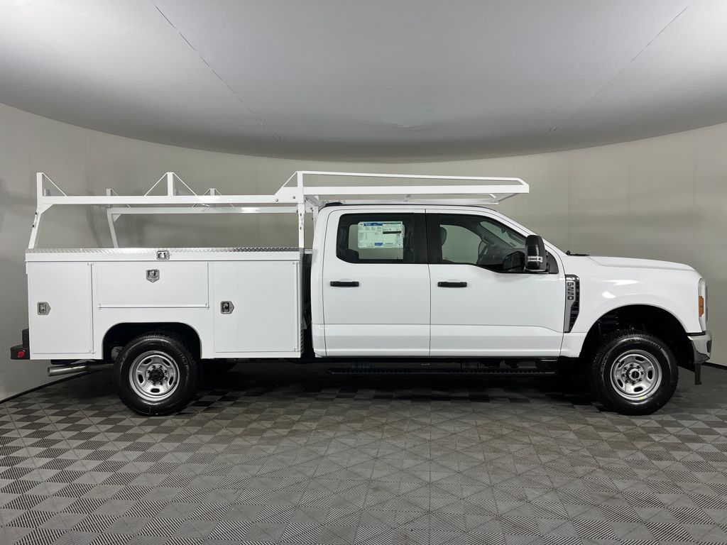 2026 Ford F-250 Crew Cab 4WD Cab Chassis for sale #9F0452 - photo 4