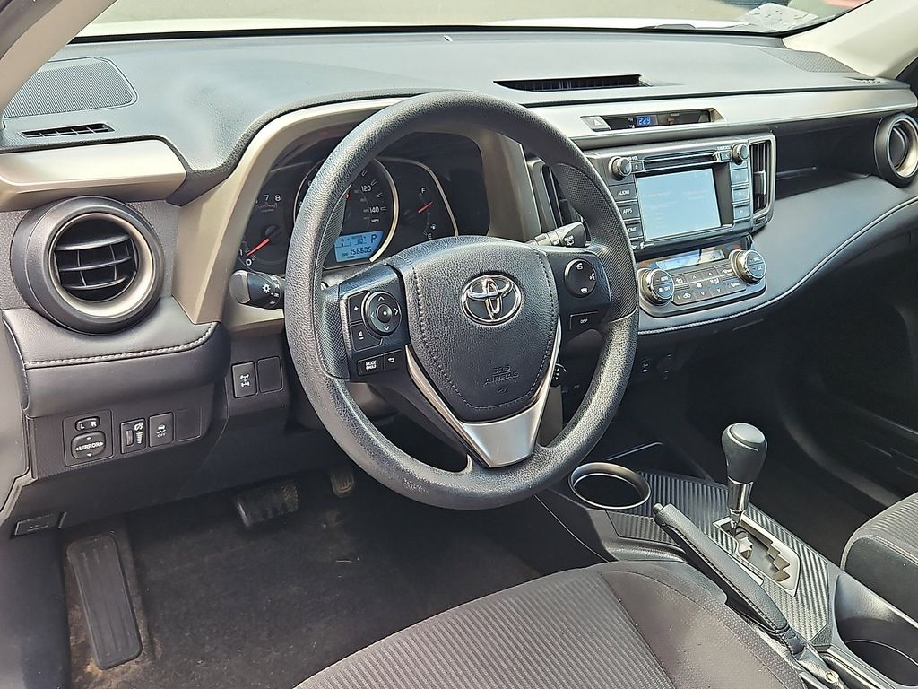 Thumbnail: 2015 Toyota RAV4 - 25