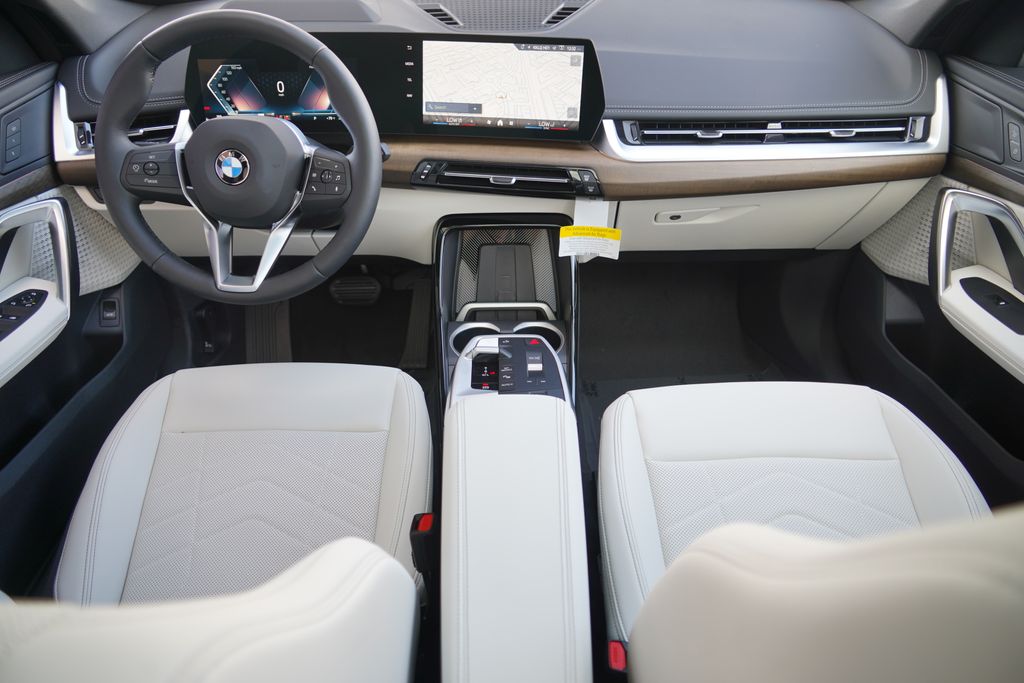 Thumbnail: 2027 BMW X1 - 18