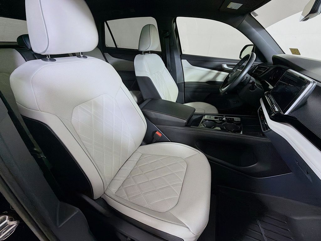 Used 2024 Volkswagen Atlas Cross Sport SUV