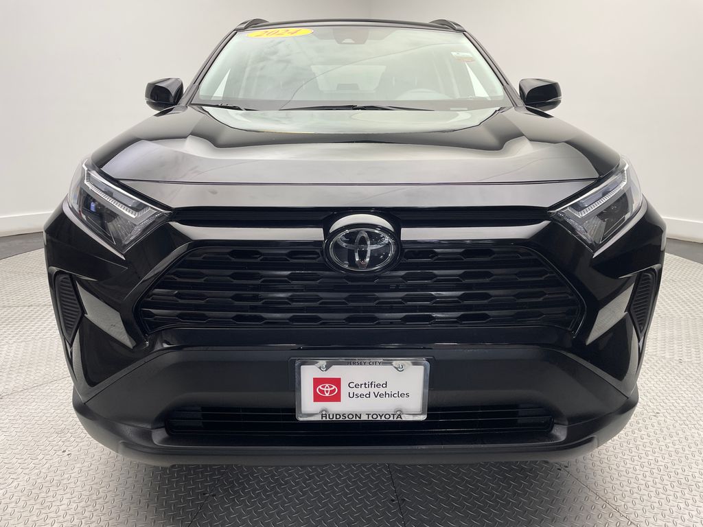 2024 Toyota RAV4 XLE 2