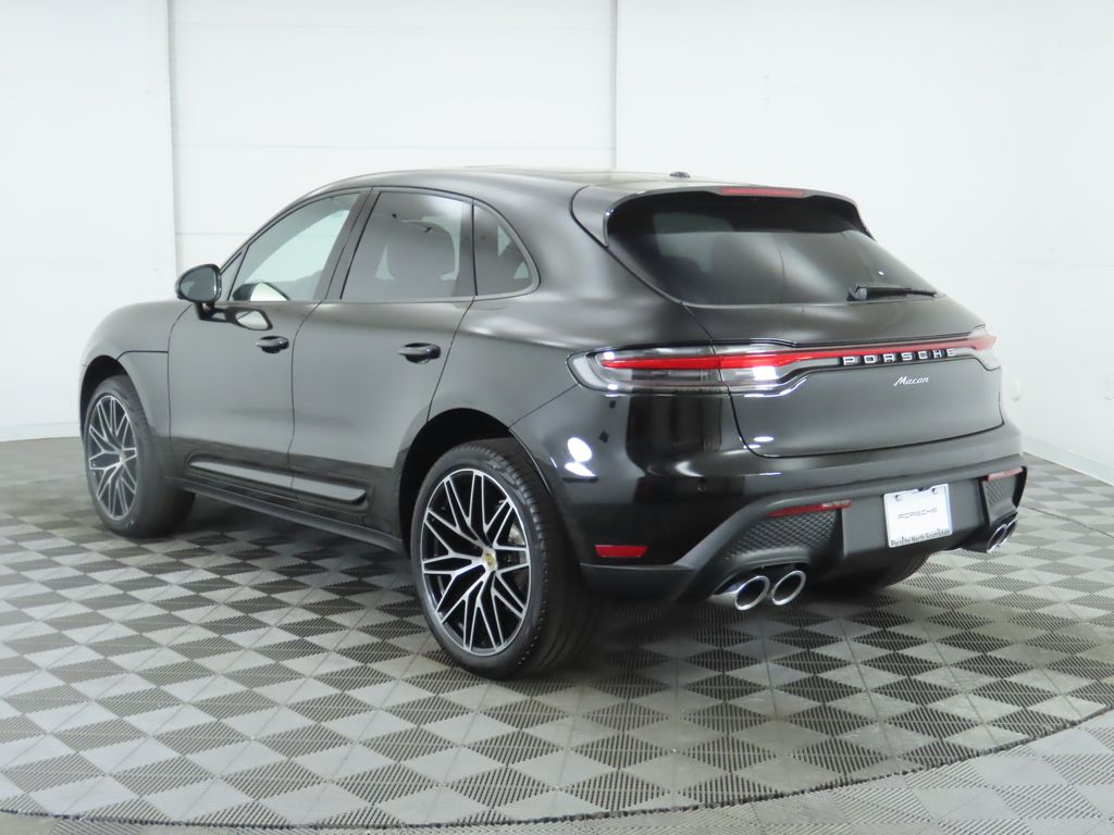 Thumbnail: 2025 Porsche Macan - 3