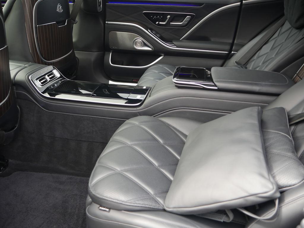 Thumbnail: 2023 Mercedes-Benz S-Class - 22