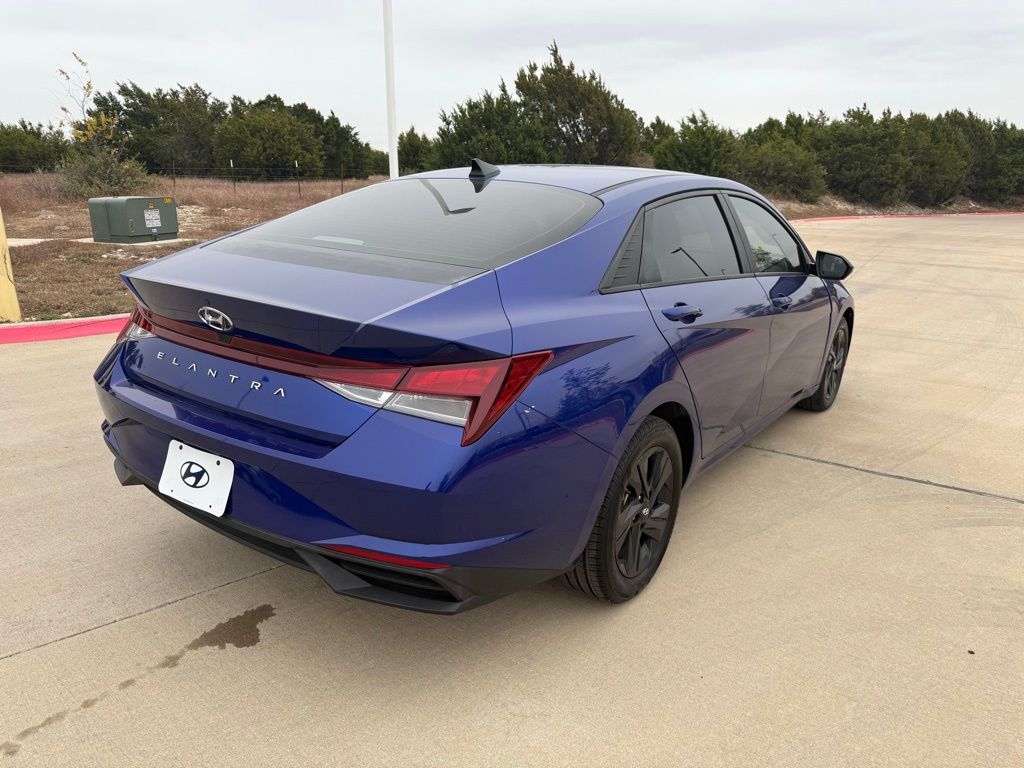 Thumbnail: 2023 Hyundai Elantra - 5