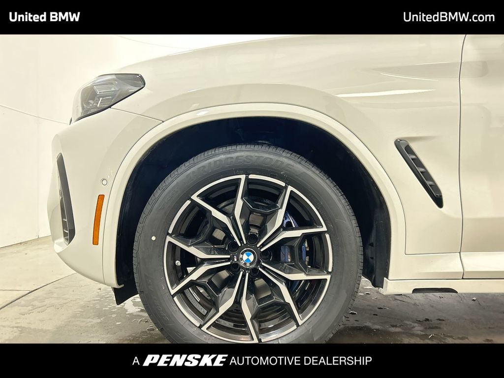 Thumbnail: 2025 BMW X4 - 10
