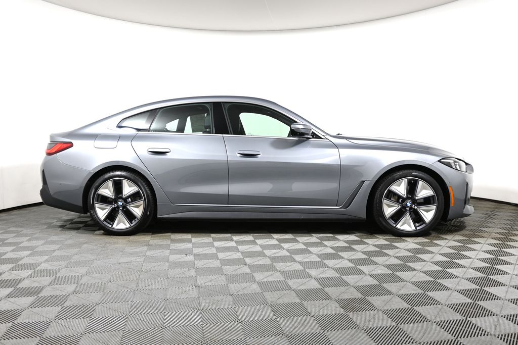 Thumbnail: 2025 BMW i4 - 8