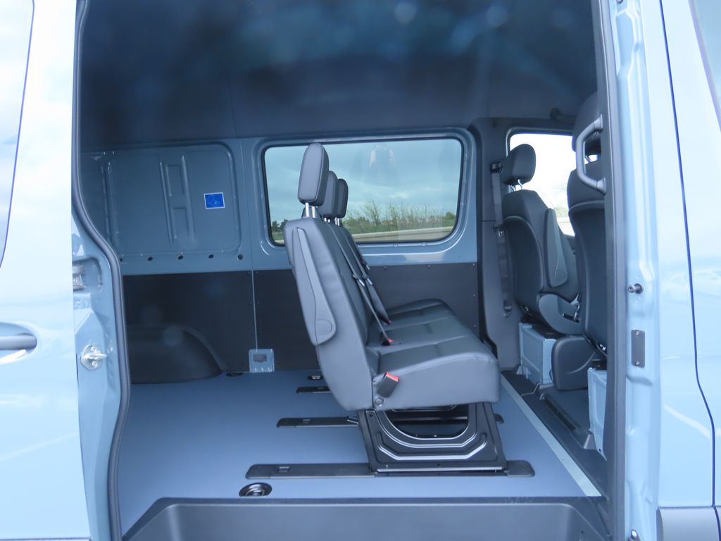 2024 Mercedes-Benz Sprinter 2500 22