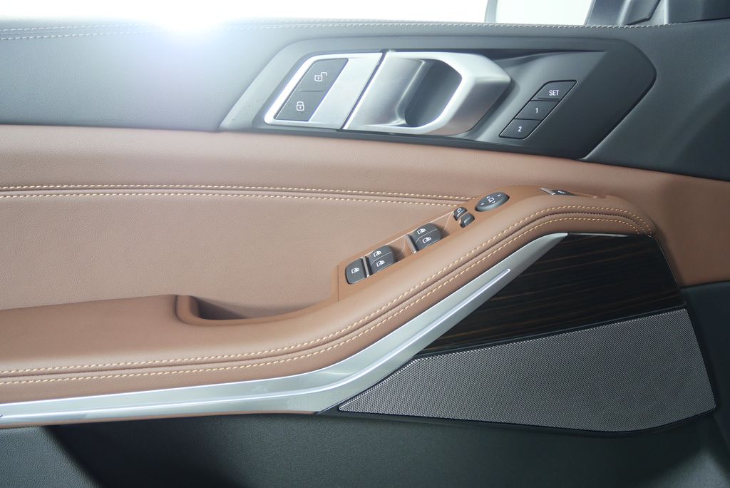 Thumbnail: 2026 BMW X5 - 9