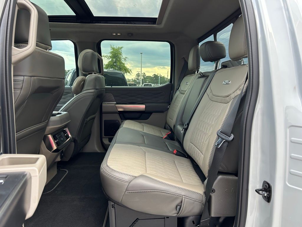 2025 Ford F-450 Super Duty Platinum