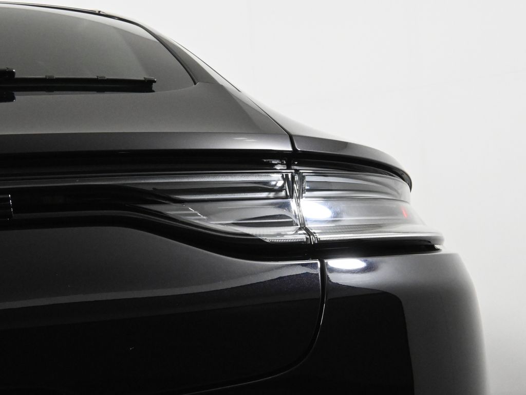 2022 Porsche Panamera Platinum 14