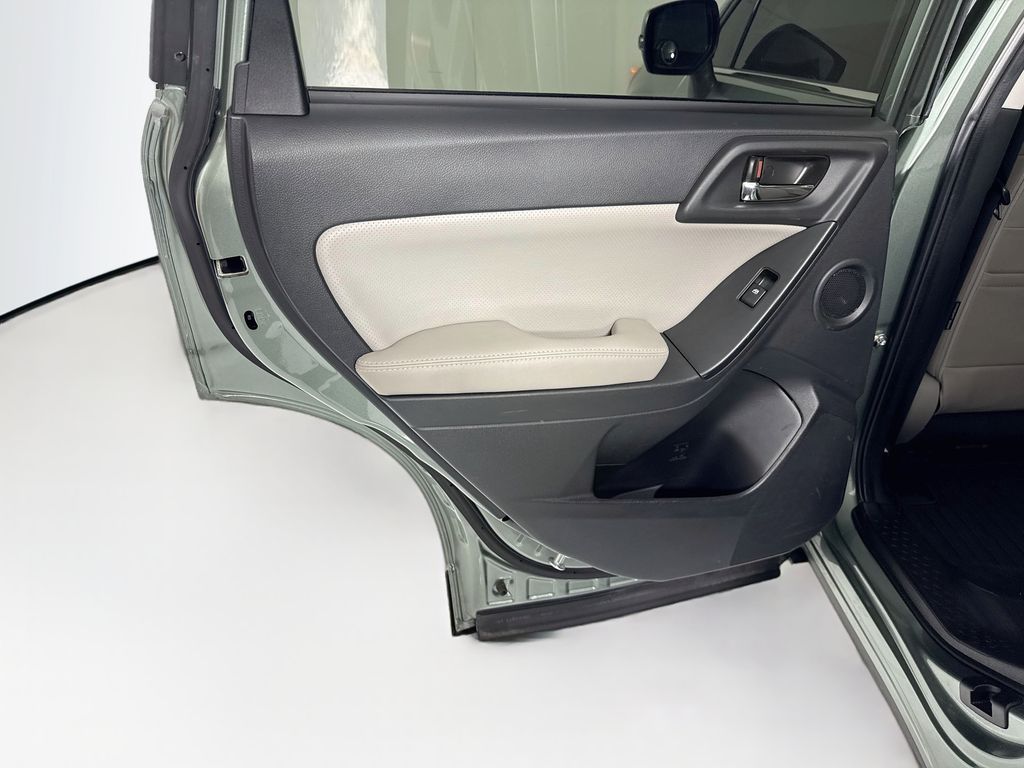 Thumbnail: 2015 Subaru Forester - 26