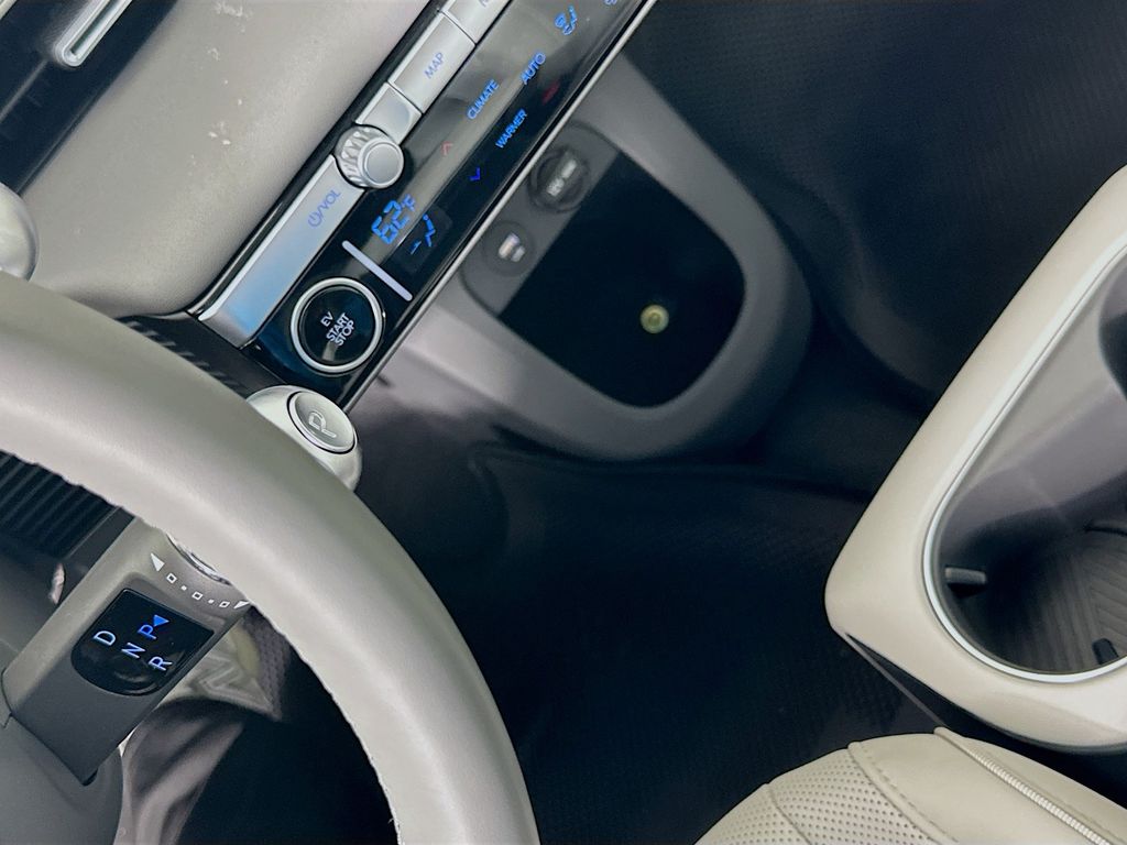 Thumbnail: 2023 Hyundai Ioniq 5 - 17