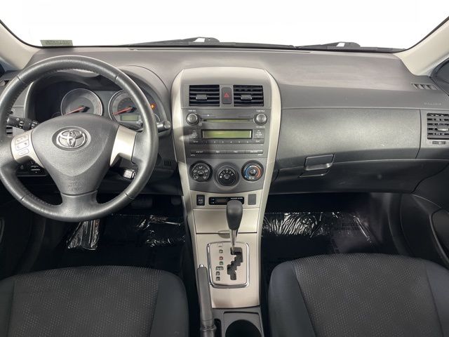 Thumbnail: 2010 Toyota Corolla - 14