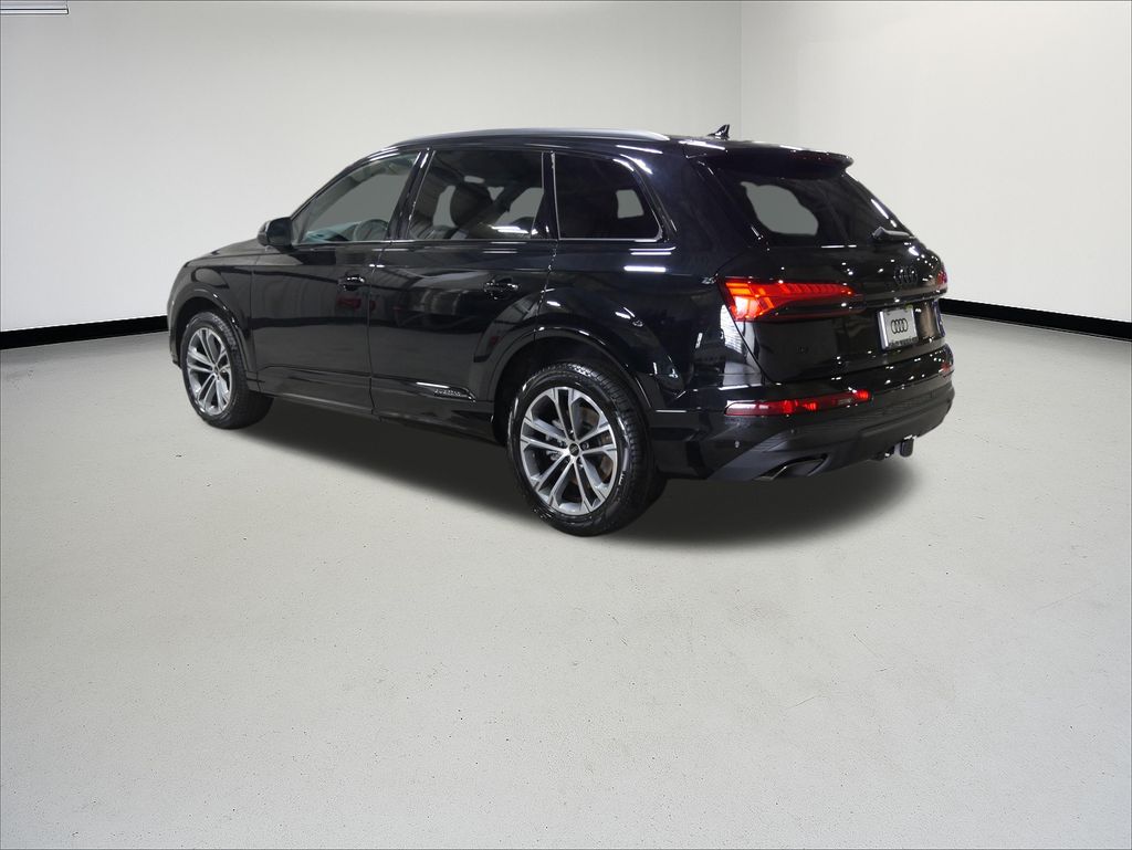 Thumbnail: 2026 Audi Q7 - 3